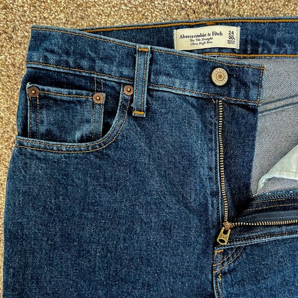 Abercrombie & Fitch Ultra High Rise 90s Straight Jean, Size 24 Short - Picture 2 of 4
